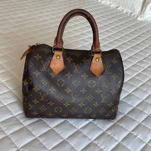 Authentic vintage Louis Vuitton speedy size 25